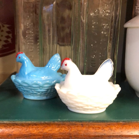 Vintage White Opaline Milk Glass Hen on Nest Salt Cellar WESTMORELAND - Picture 2 of 8